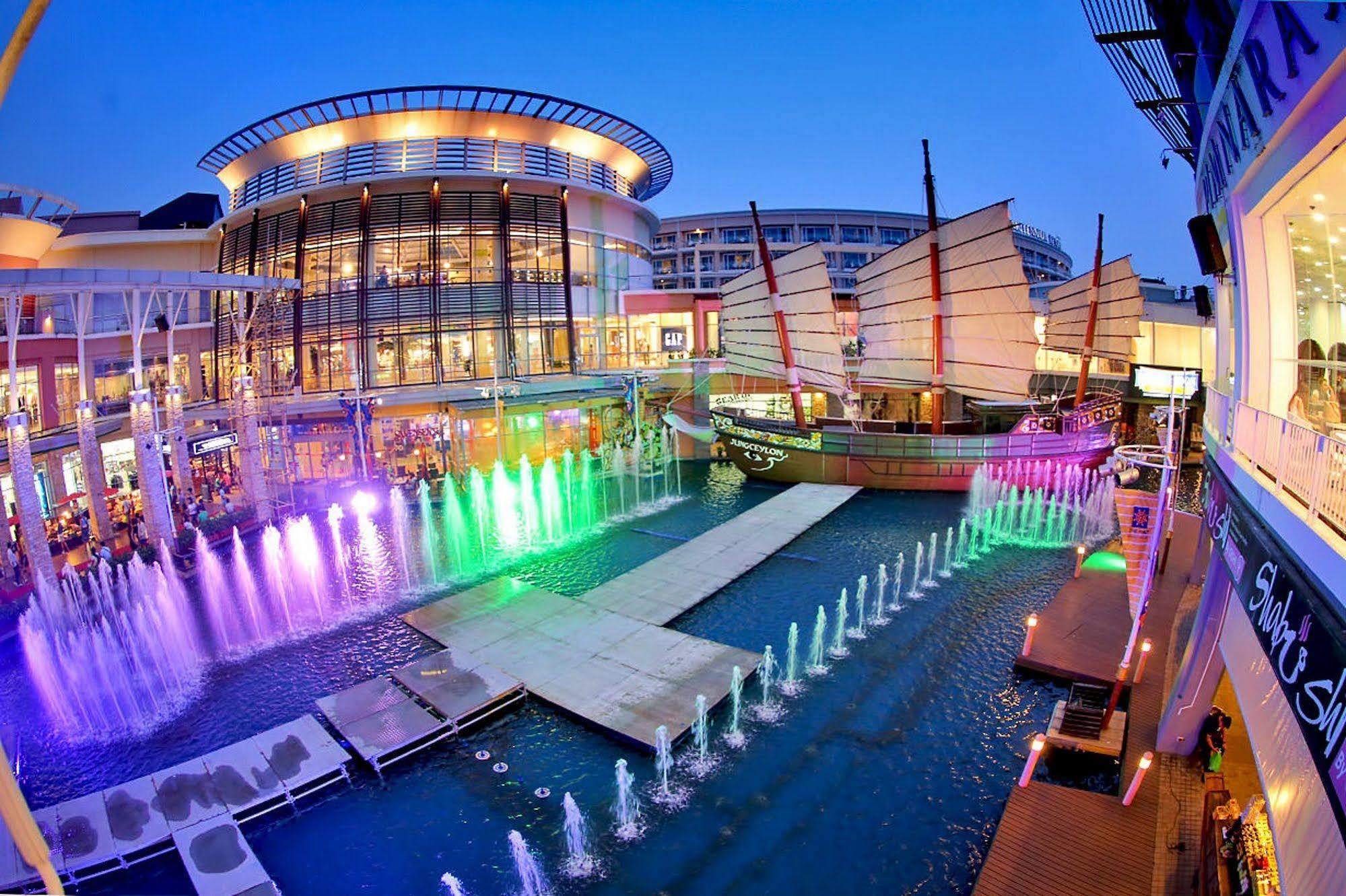 The Royal Palm Beach Front Patong Kültér fotó