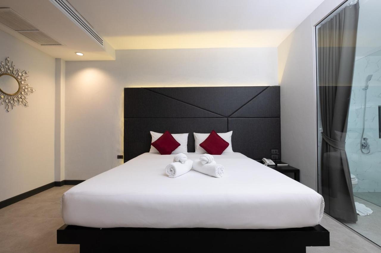 The Royal Palm Beach Front Patong Kültér fotó