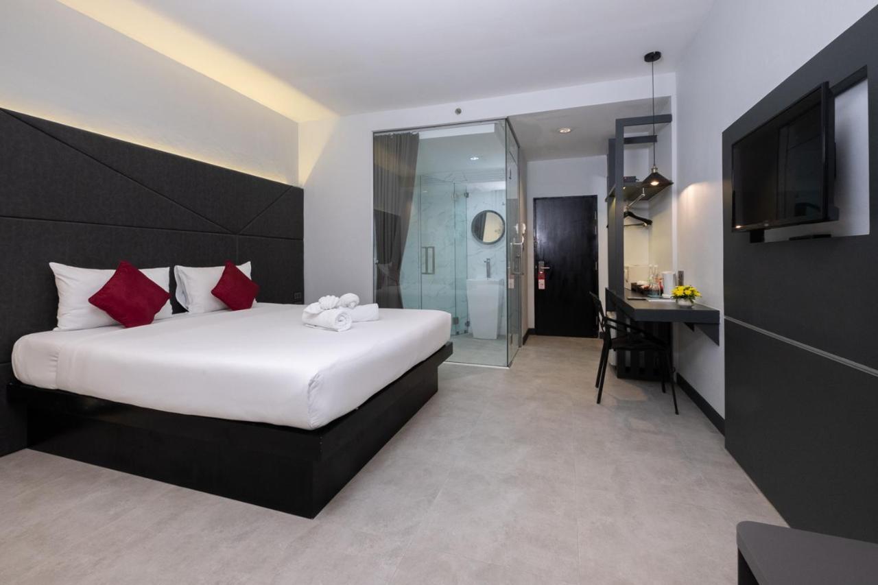 The Royal Palm Beach Front Patong Kültér fotó