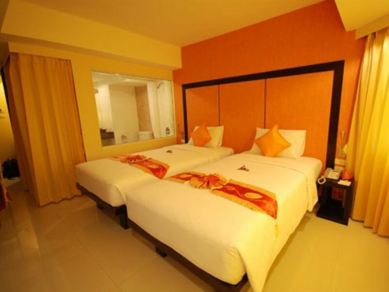 The Royal Palm Beach Front Patong Kültér fotó